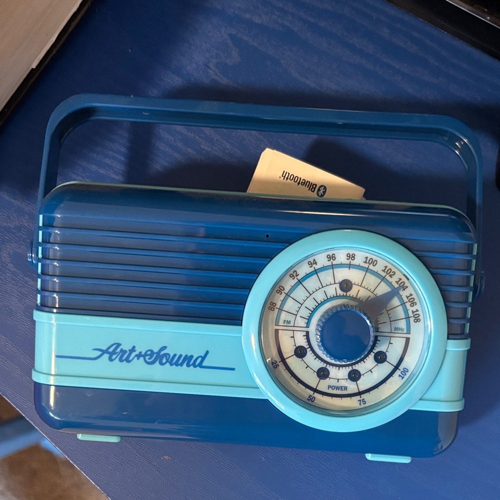 Art + Sound Blue Retro Portable Radio